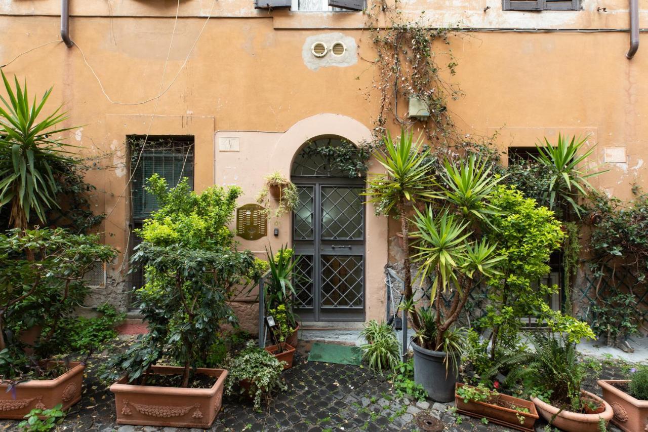 Iflat Small Studio In The Heart Of Trastevere Apartment Rome Luaran gambar