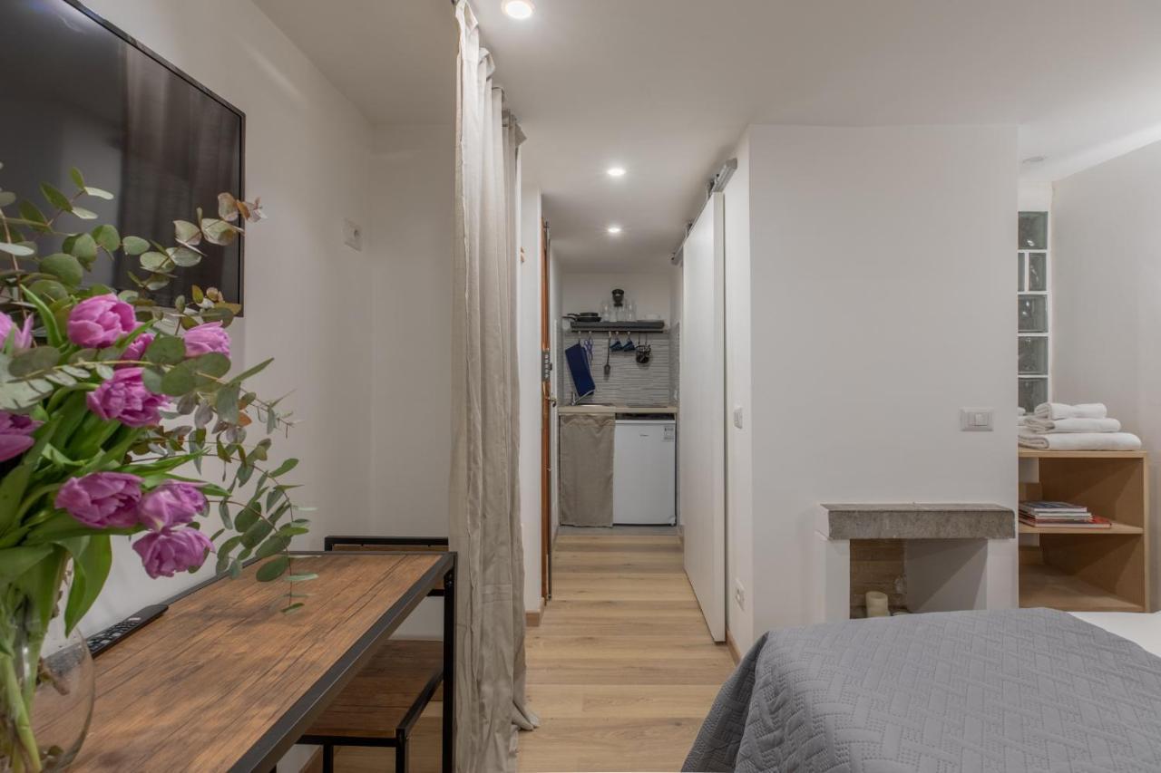 Iflat Small Studio In The Heart Of Trastevere Apartment Rome Luaran gambar